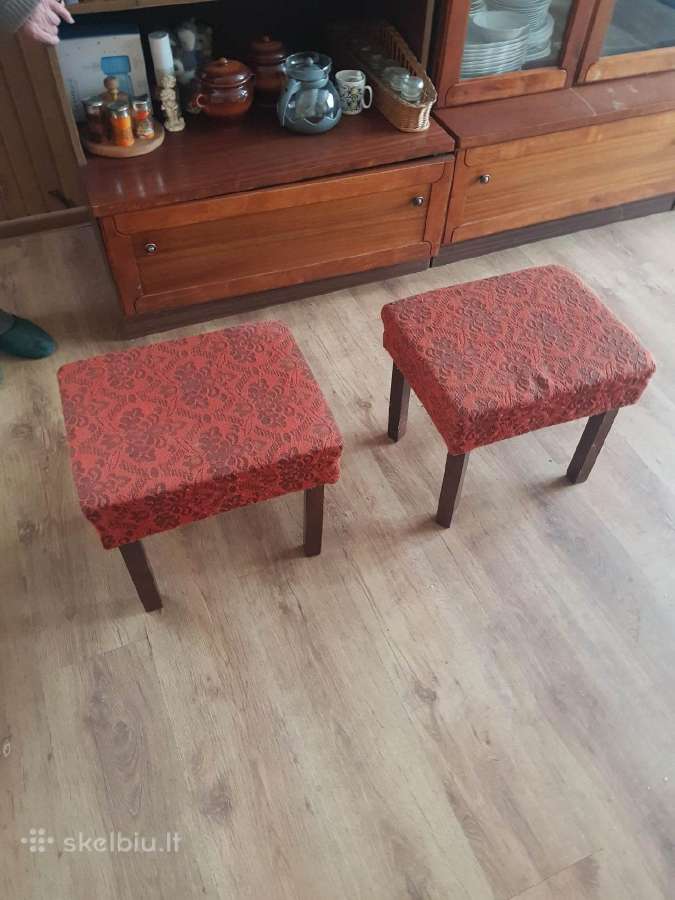 Senos minkštos kėdutės