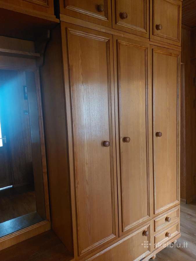 Natūralaus uosio patikimai tvirta spinta/prieškamb