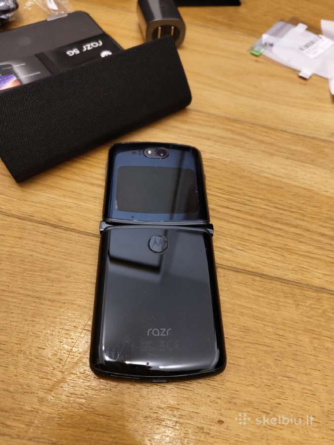 Motorola Razr 5G - nuotraukos Nr. 3