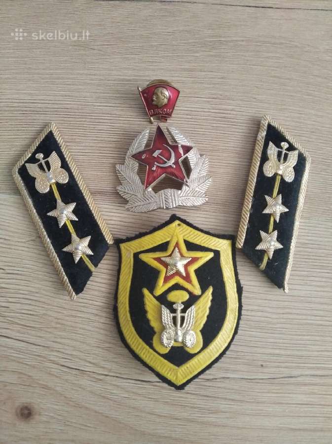 Petlicos, antsiuvas, kokarda