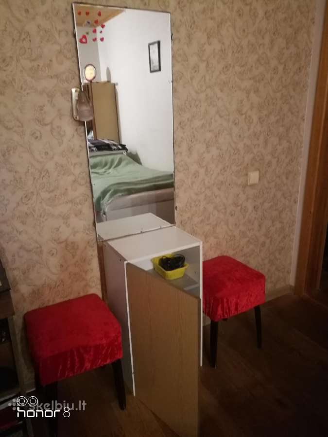 Veidrodis su spintele - nuotraukos Nr. 2
