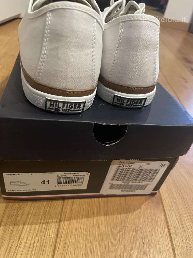 Tommy Hilfiger nauji - nuotraukos Nr. 2