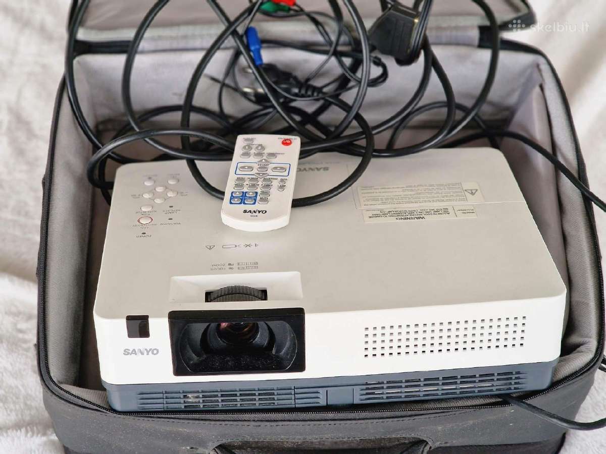 Parduodamas projektorius Sanyo Plc-xr201