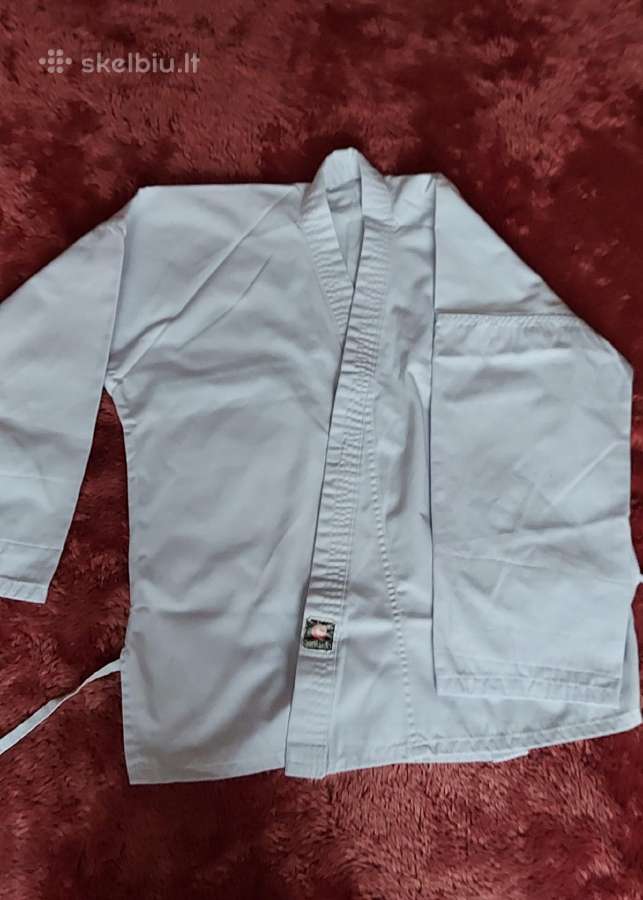Kimono kovos menams