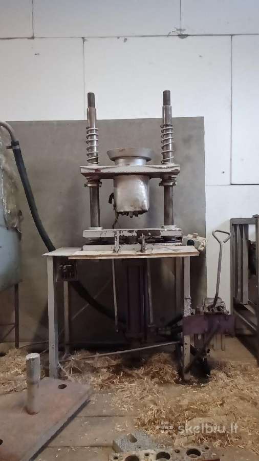Hidraulinis presas, siurblys, plastiko liejimas