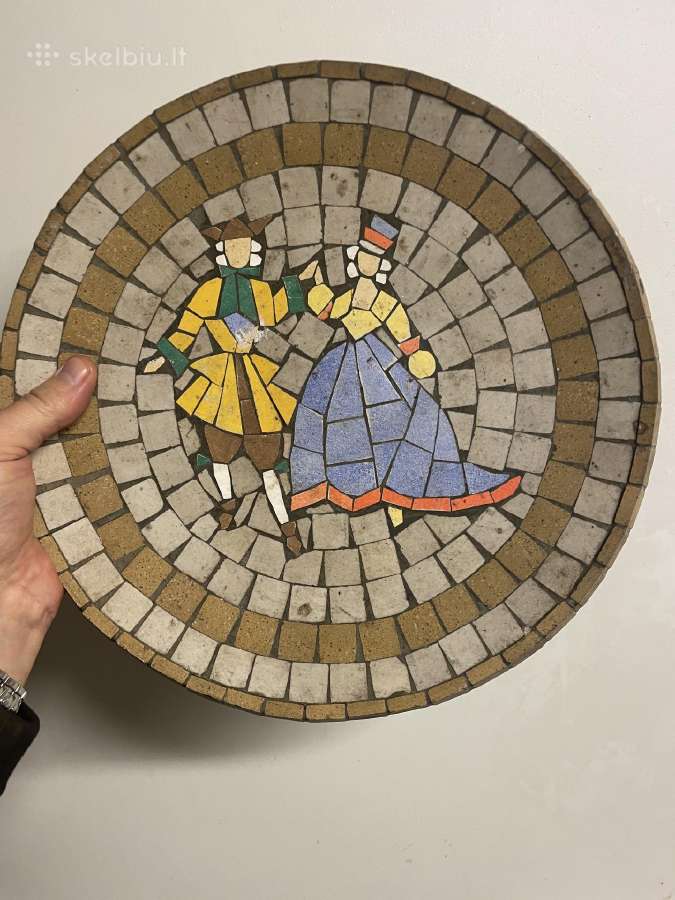 Kolekcinis eksponatas lekšte dekoruota mozaika