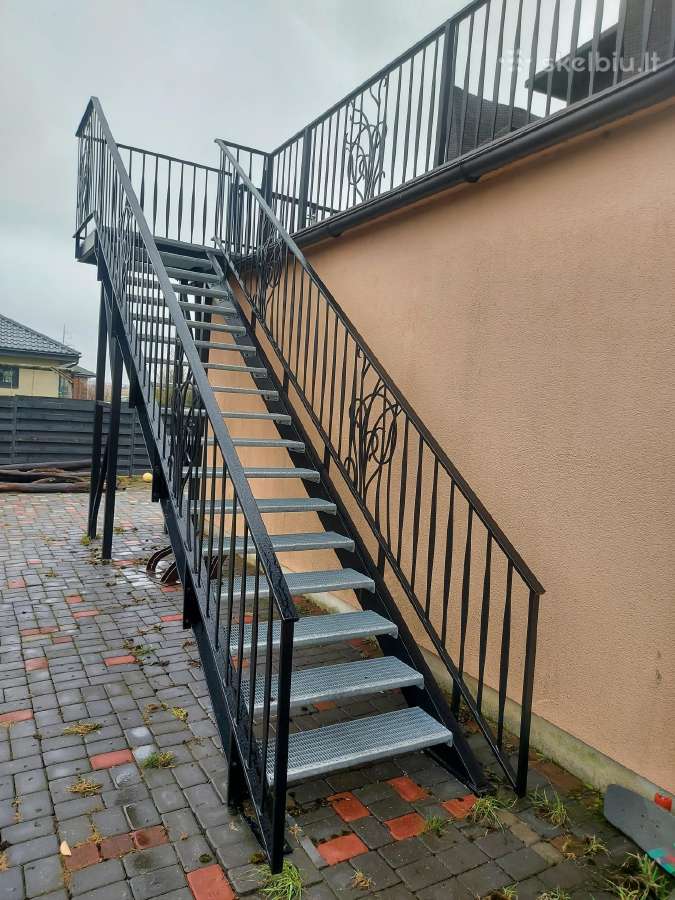 Laiptai, turėklai, pakopos, tvoros, borteliai.