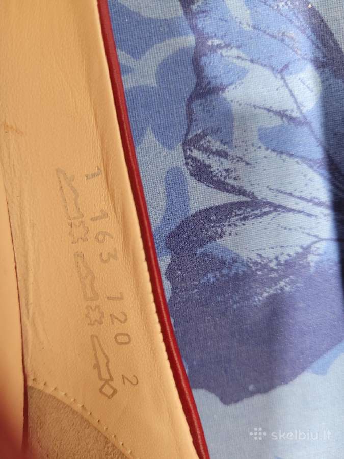 Raudoni odiniai bateliai - nuotraukos Nr. 3