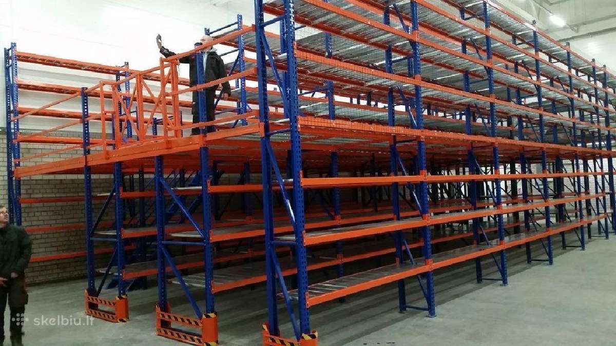 Mezoninas, andresoles, stelazu platforma