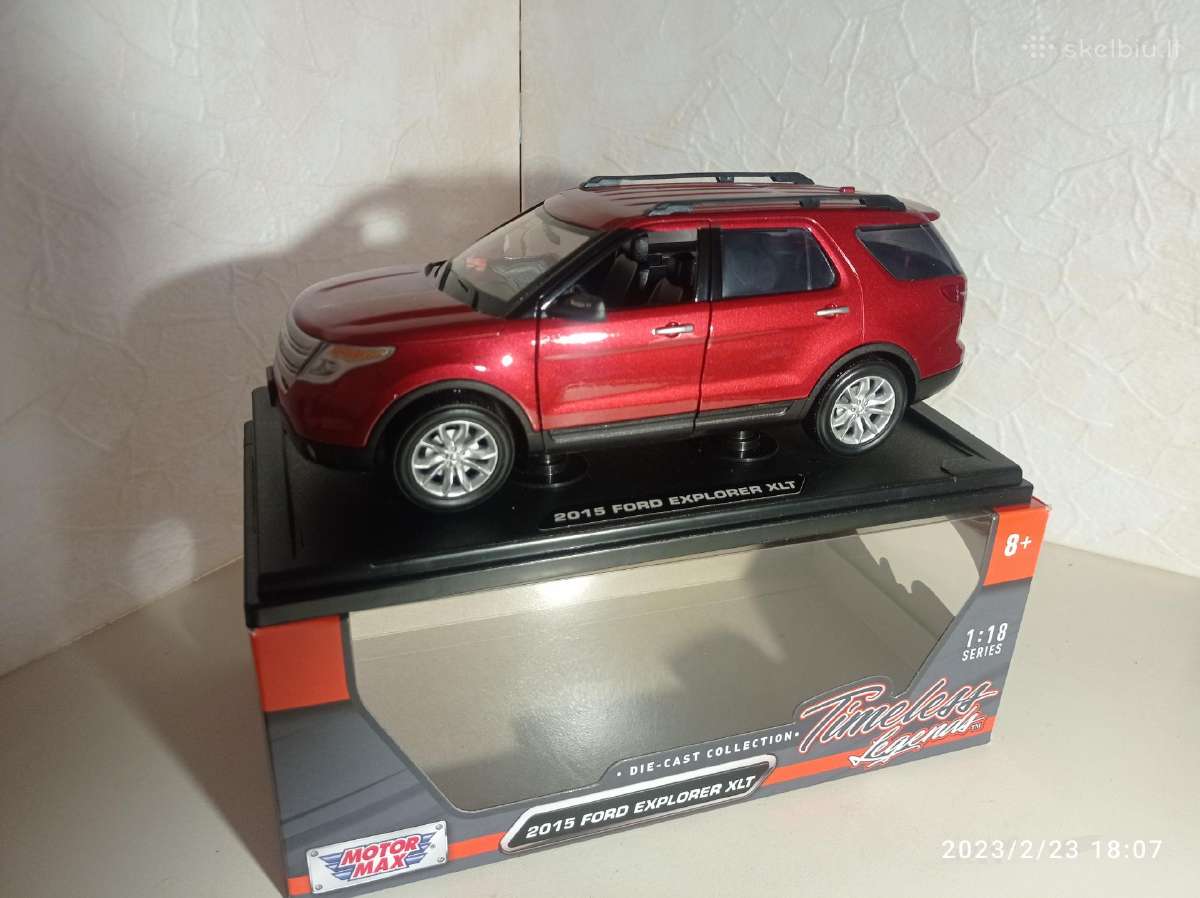 Ford Explorer2015 xlt 1:18