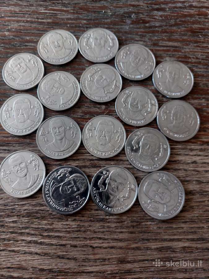 Monetos su krepšininkais