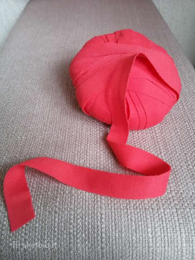 Siuvinių apdailos juostelė
