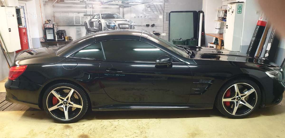 Automobilių stiklų tamsinimas