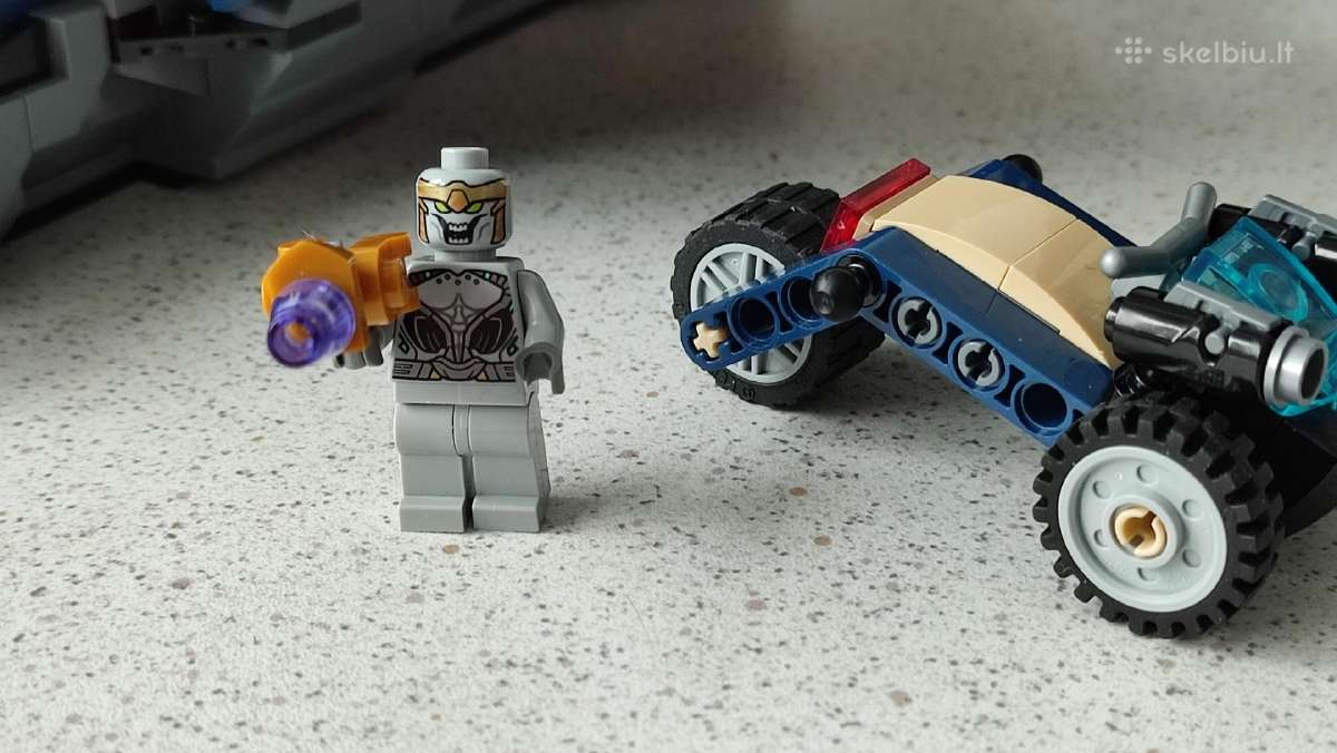Lego Super Heroes 76126 Keršytojų Quinjet - nuotraukos Nr. 11