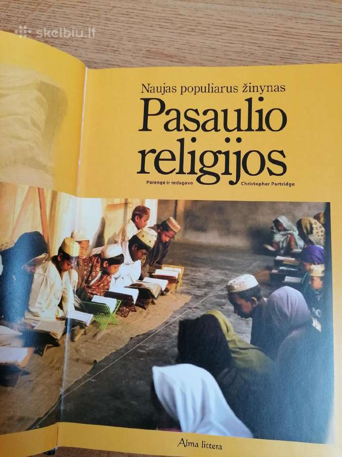 Įvairios knygos, istorinės, religinės, medicinines