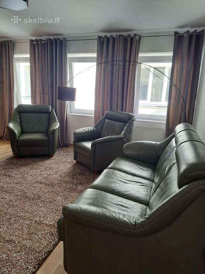 Sofa su miegama funkcija ir du foteliai