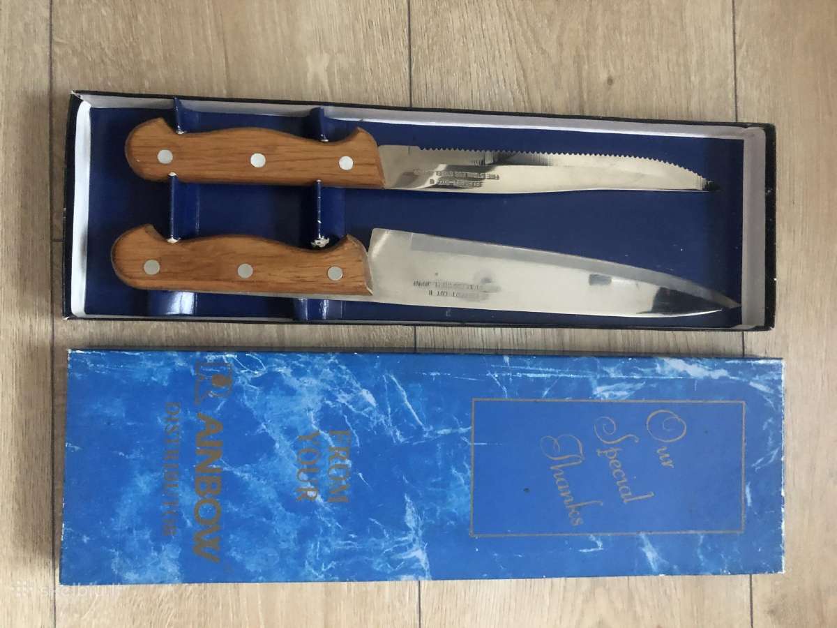 2 virtuviniai peiliai