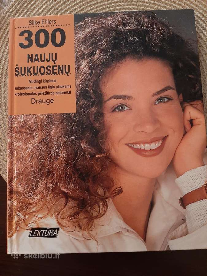 Dvi knygos. Šukuosenos