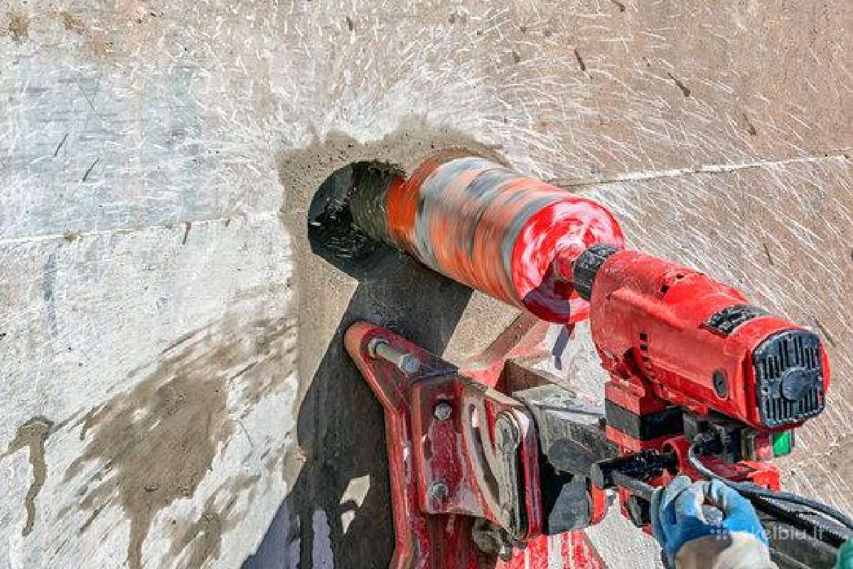 Skubus skylių gręžimas,angų pjovimas gera kaina
