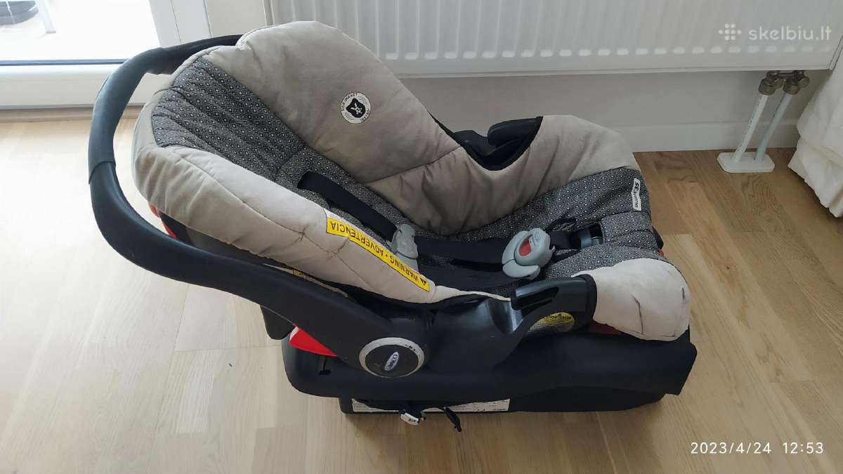 Graco Kūdikių automobilinė kėdutė su rėmu.