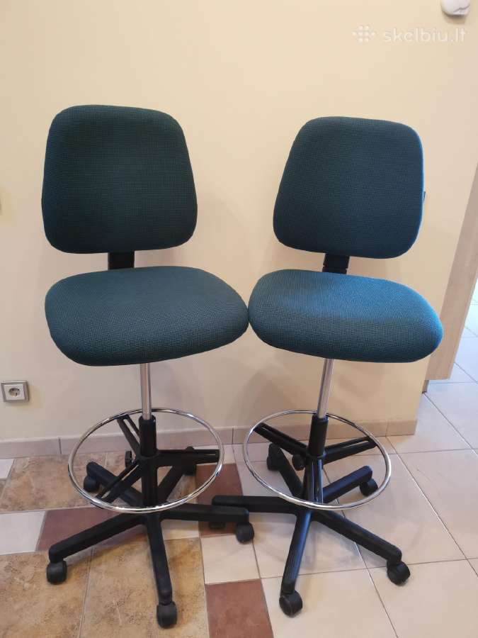 Dvi baro kėdės Konfort (Italija)
