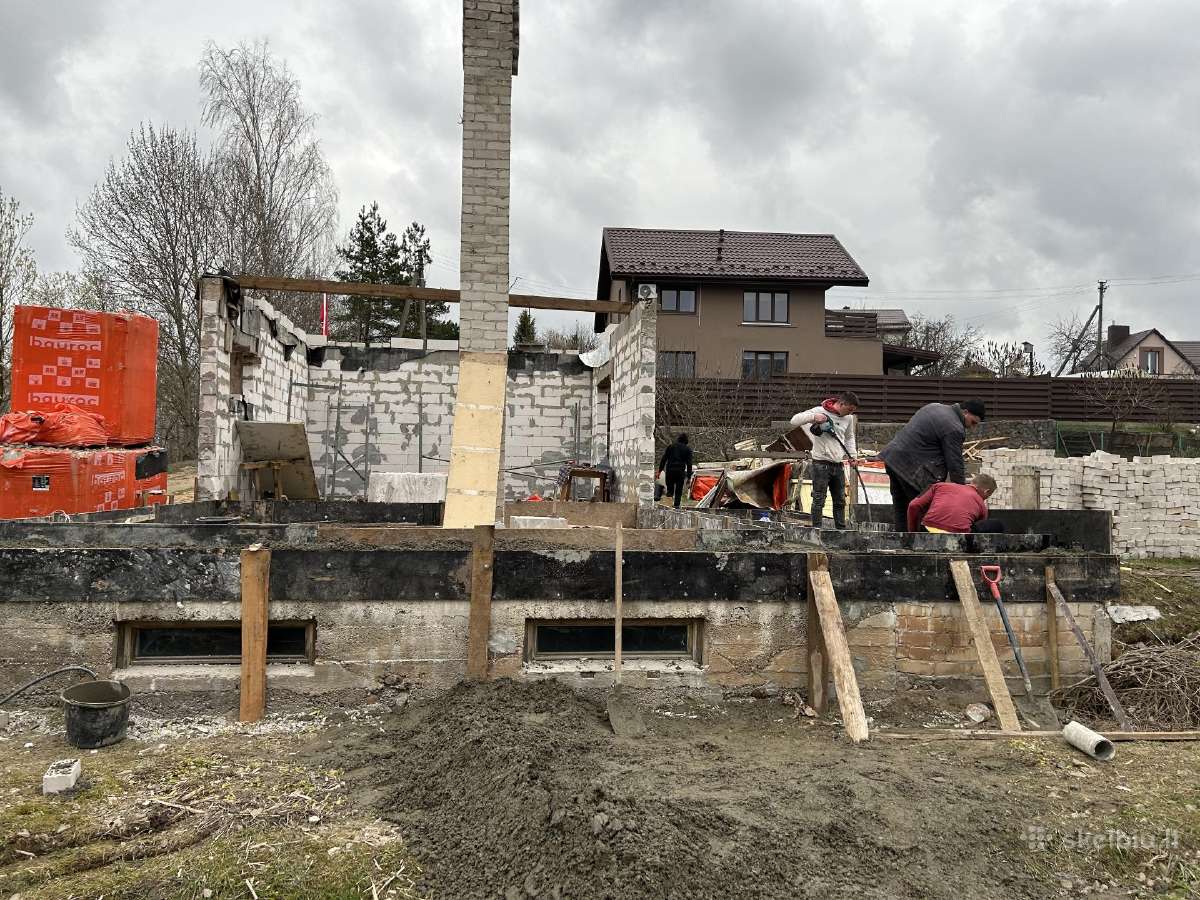 Statybininkai iesko darba - nuotraukos Nr. 16