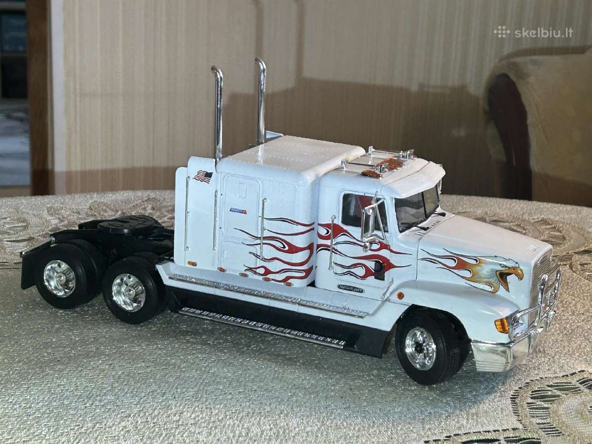 Parduodu modeli Freightliner Fld 120 Special