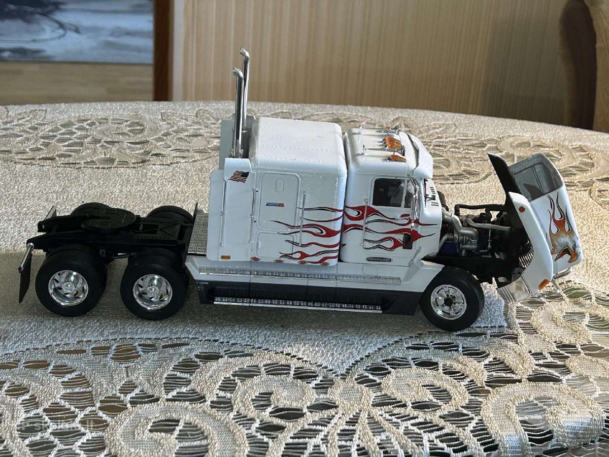 Parduodu modeli Freightliner Fld 120 Special - nuotraukos Nr. 10