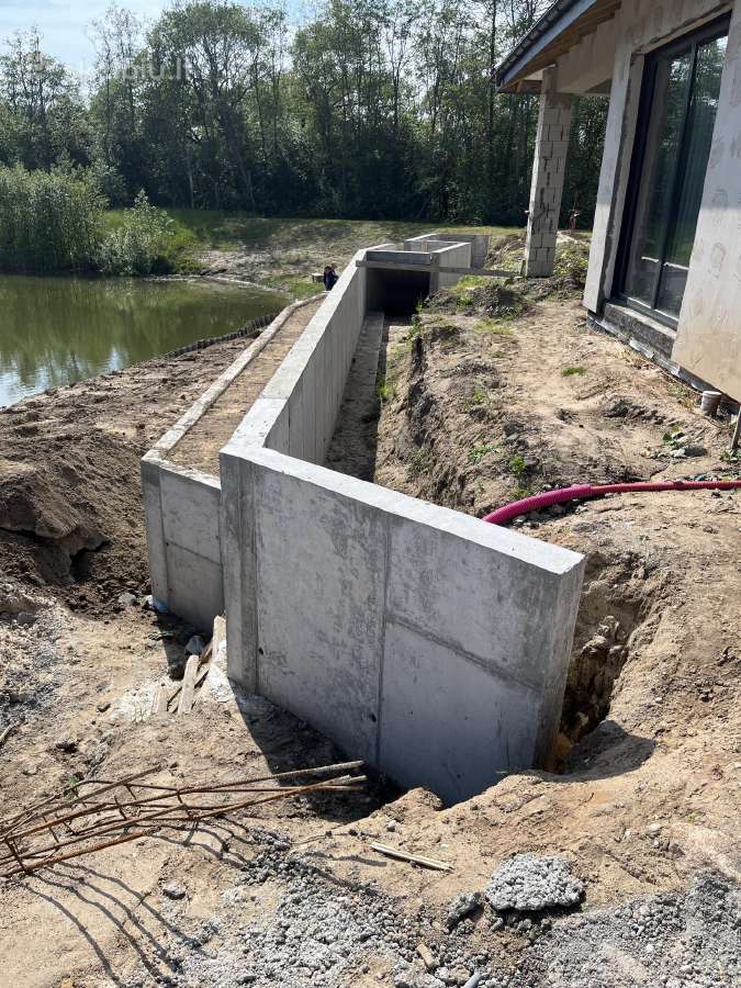 Reikalingi betonuotojai ir pagalbiniai darbininkai