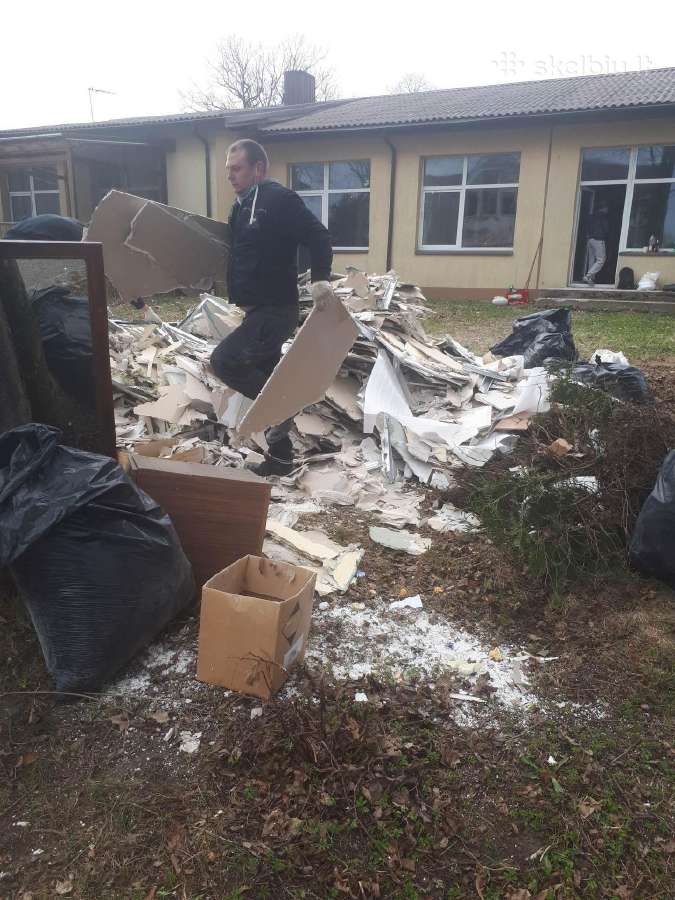Senu baldu šiukšlių išvežimas perkraustymas - nuotraukos Nr. 16