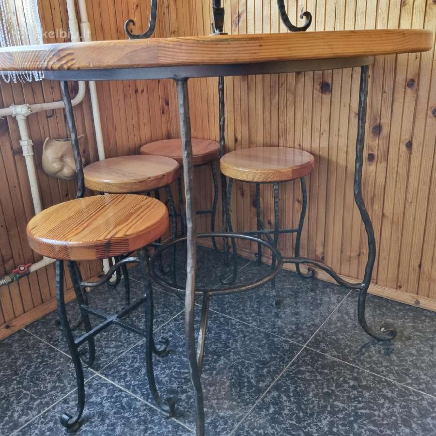 Kalviškas stalas su kėdėmis - nuotraukos Nr. 11