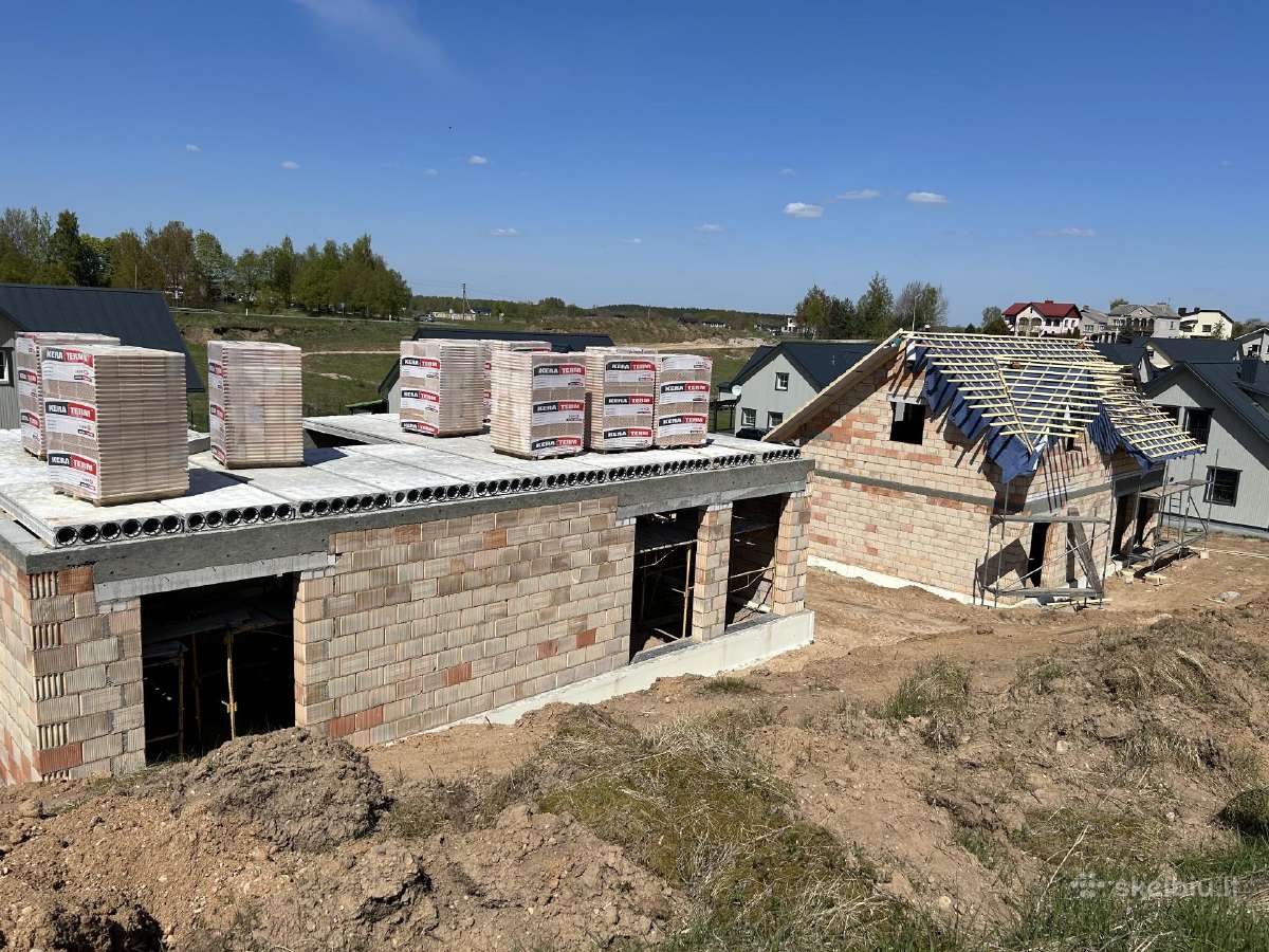 Statybininkai iesko darba - nuotraukos Nr. 12