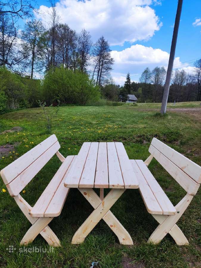 Lauko baldai