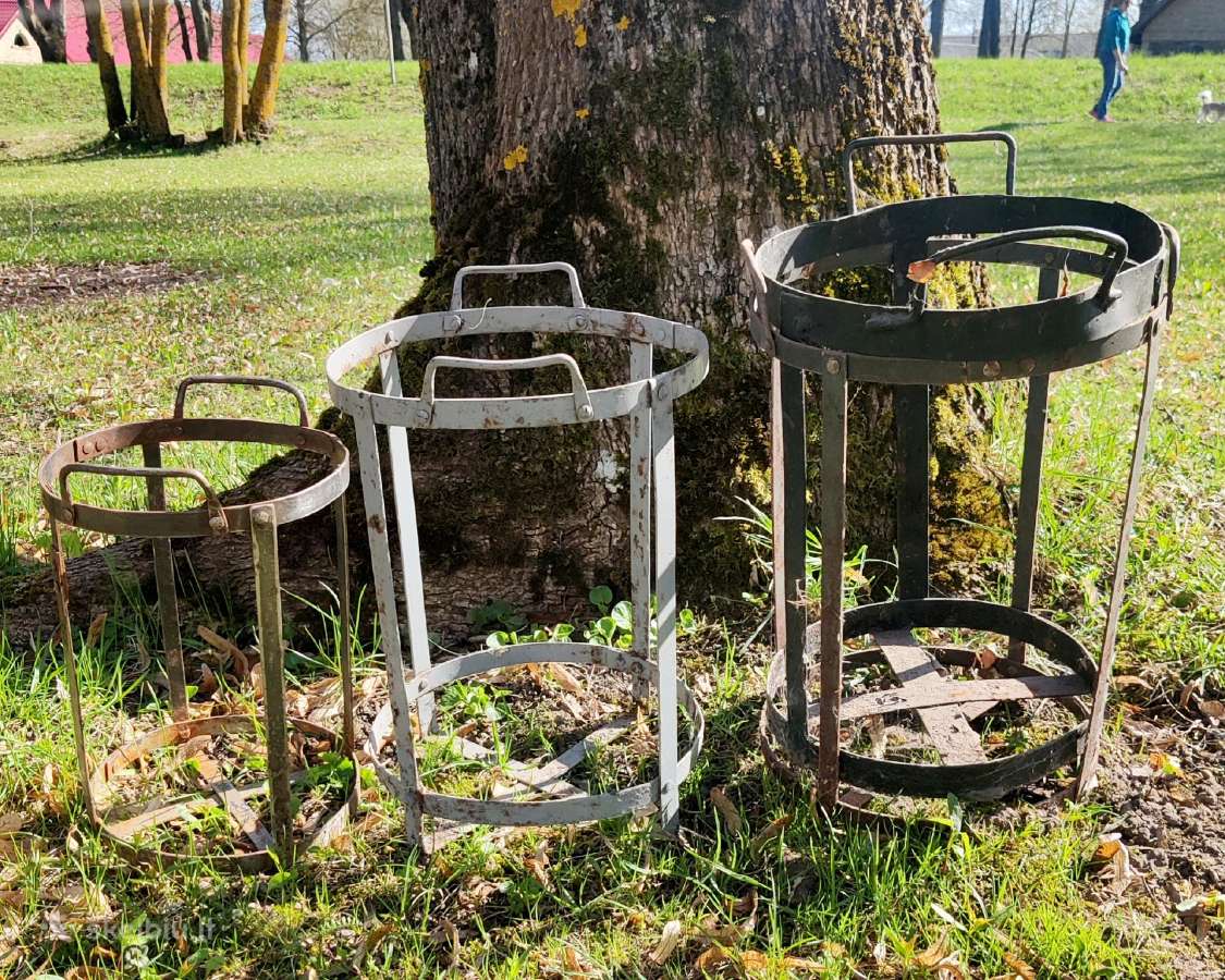 Metaliniai laikikliai stiklo tarai laikyti 3 vnt.