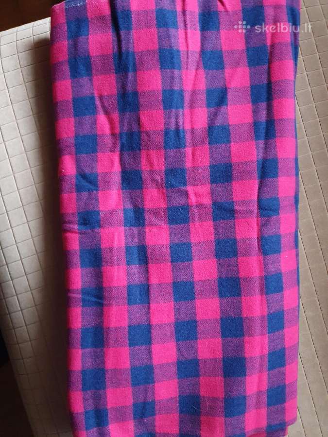 Audinys , fuksija su mėlynu