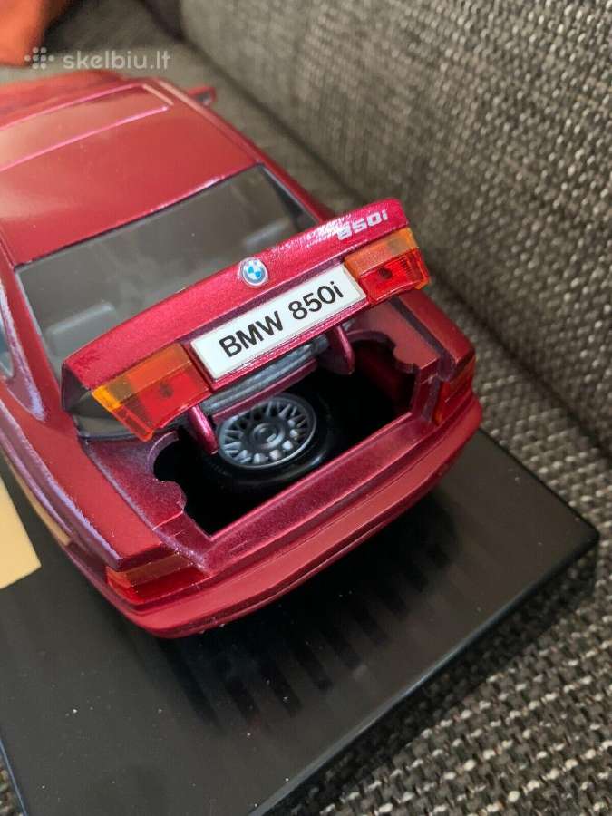 Bmw 8 modeliukas su dėžute 1:18 - nuotraukos Nr. 2