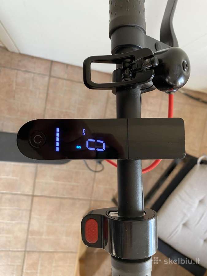 Parduodu beveik nenaudotą Mi Electric Scooter pro2