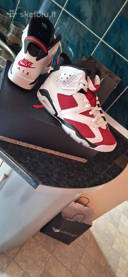 Jordan 6 Red.