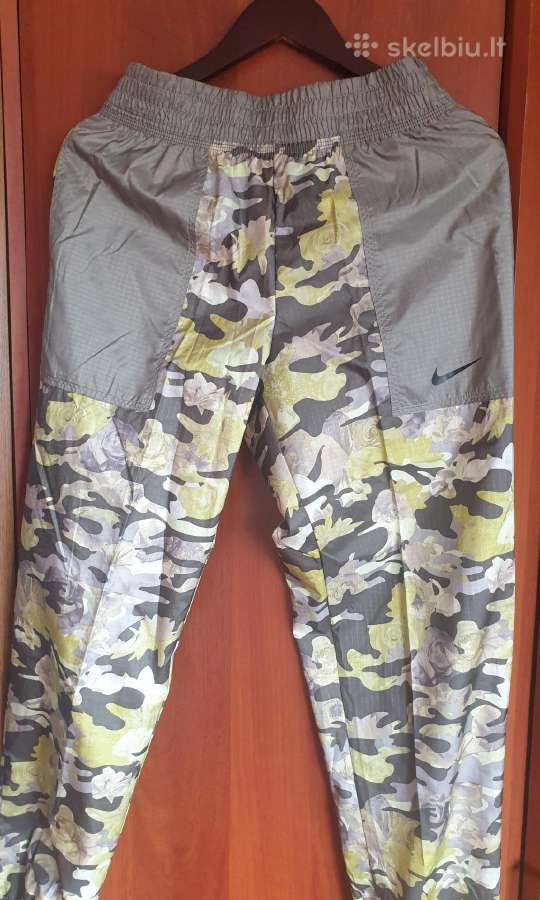Nike kelnės