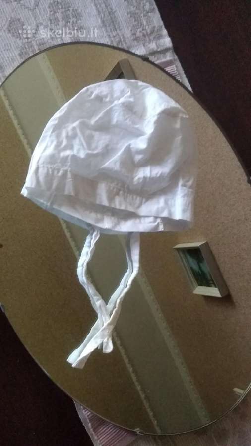 Parduodu balta mediko kepurele. kaina 15eur