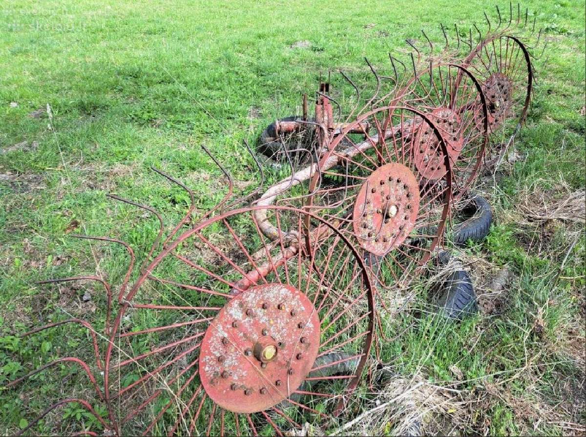 Parduodu T40 traktorių ir padargus - nuotraukos Nr. 4