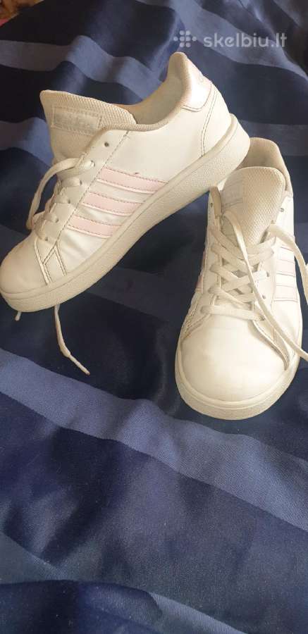 Adidas kedai - nuotraukos Nr. 2