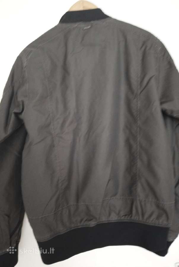 Striuke vyriska bomber stiliaus M