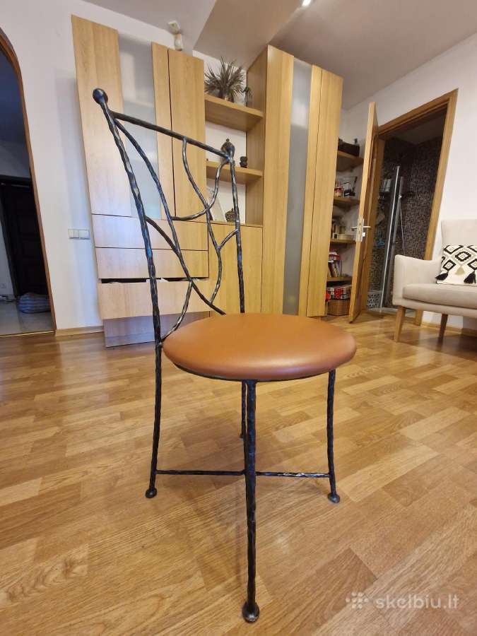 Kompiuterio stalas ir kaltinė kėdė komplekte - nuotraukos Nr. 9