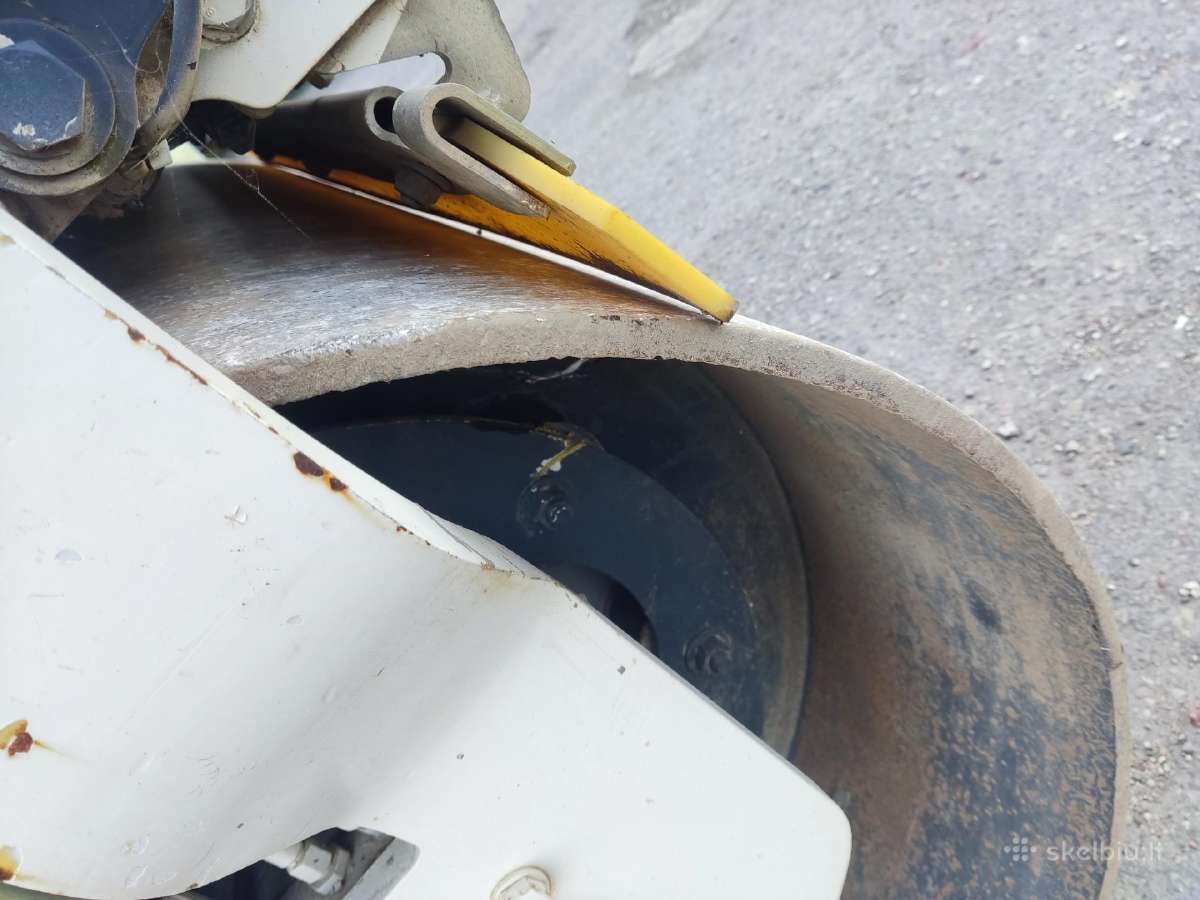 Parduodamas Vibro volas Bomag Bw135ad - nuotraukos Nr. 4