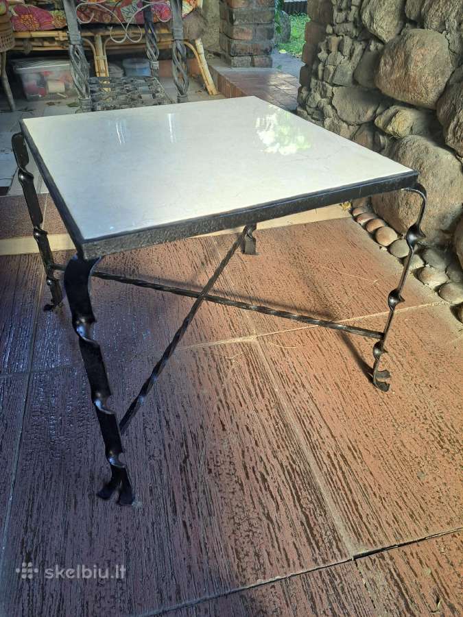 Staliukas kaltinio metalo kavos arbatos
