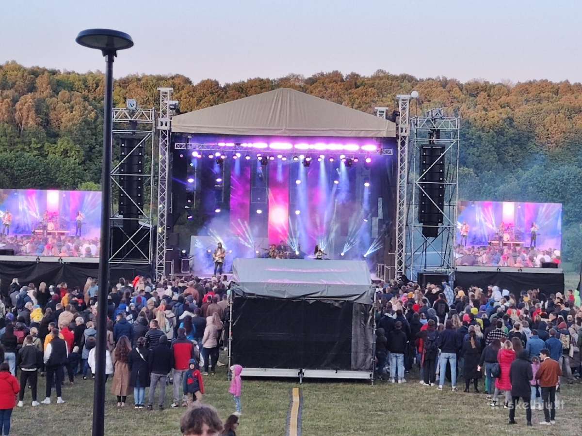 Scenų, scena, scenos nuoma, renginių įgarsinimas