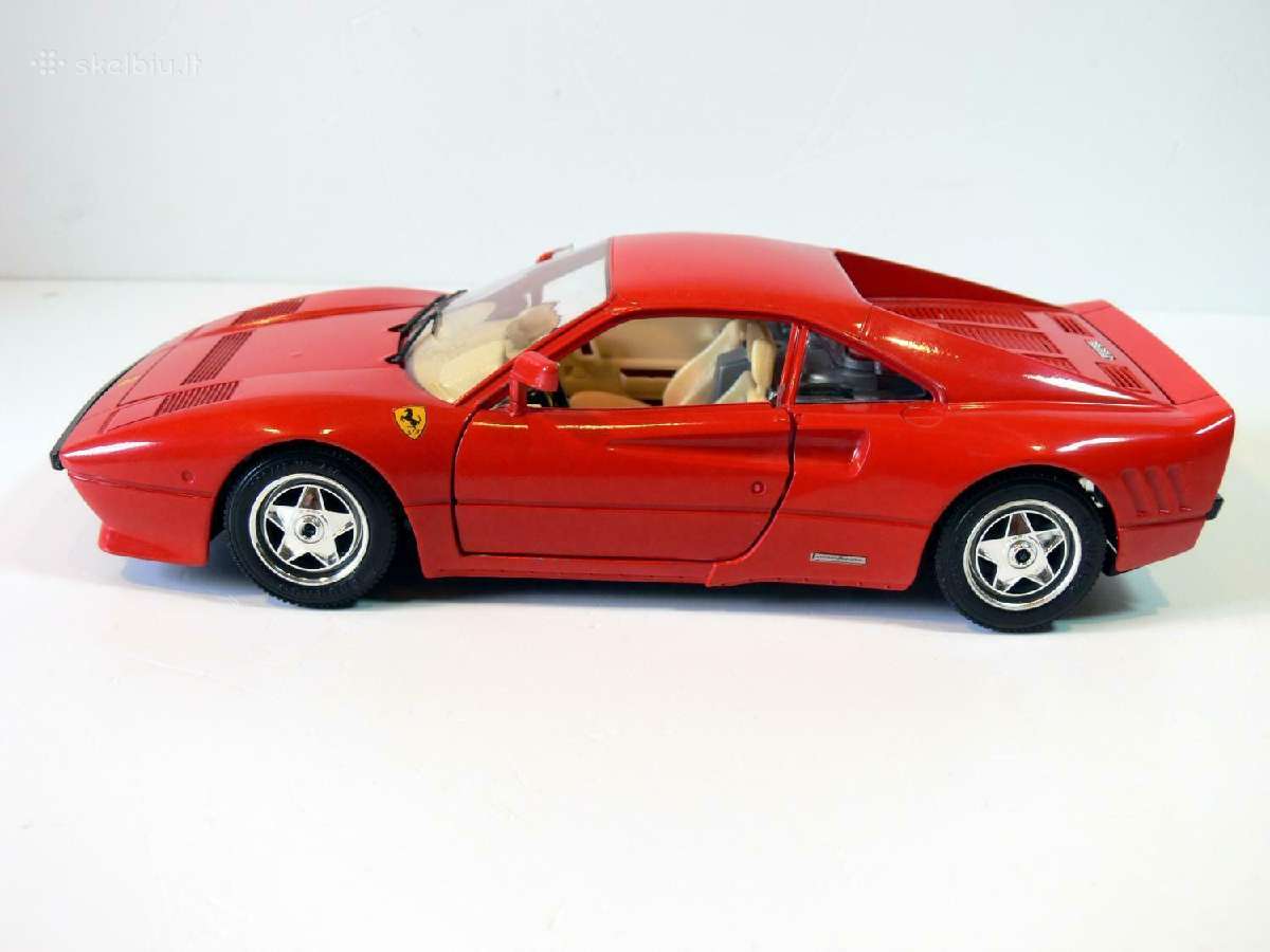 Ferrari Gto 1984 modeliukas 1:18 atsidaro dalys - nuotraukos Nr. 3