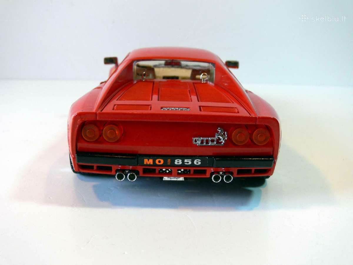 Ferrari Gto 1984 modeliukas 1:18 atsidaro dalys - nuotraukos Nr. 4