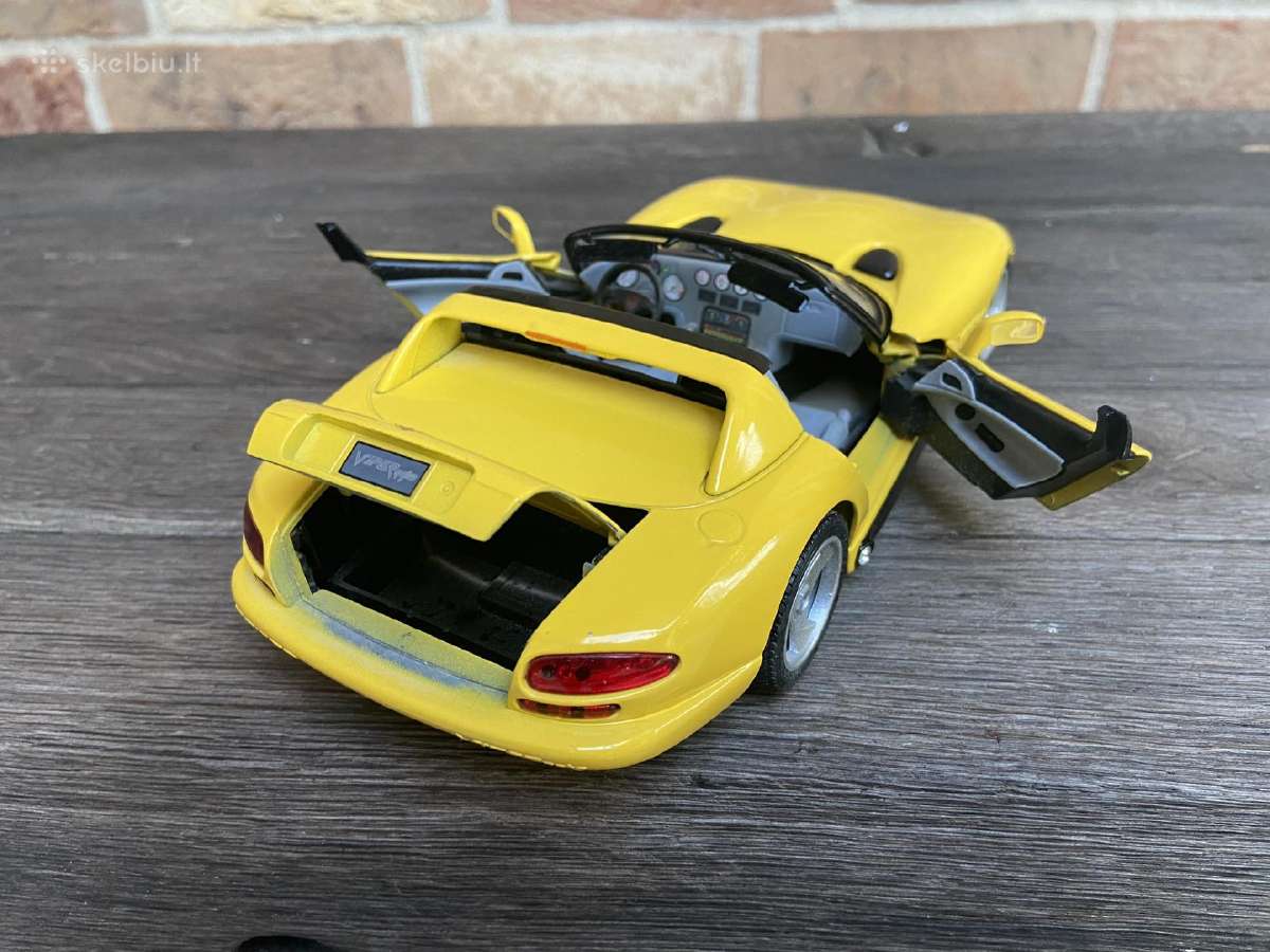 Dodge Viper Rt10 modeliukas 1:18 atsidaro dalys - nuotraukos Nr. 5